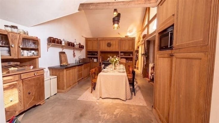UNIQUE RURAL FARM ON 8,035 M² A DREAM FOR HORSE LOVERS, LARG