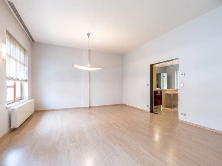 5-Bedroom House in Marche-en-Famenne