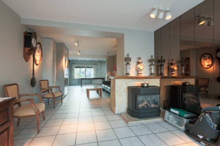Centraal en toch rustig gelegen woning met tuin, garage e...