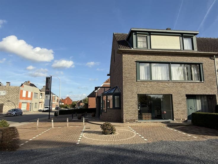 WOONST MET HANDELSRUIMTE OF KANTOOR - TOPLOCATIE
