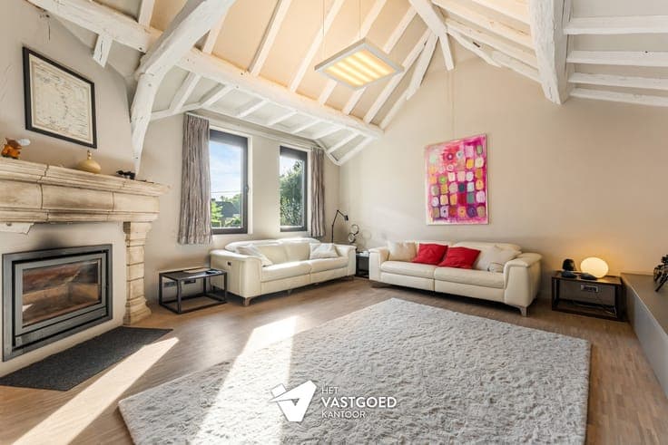 PRACHTIGE AUTHENTIEKE VILLA (585M²) MET BINNENZWEMBAD EN ZWE