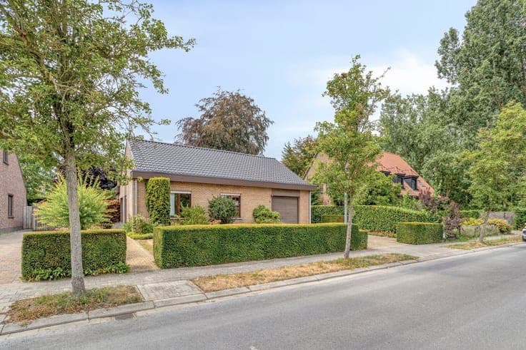 Open bebouwing met 3 slaapkamers en prachtige tuin op toploc
