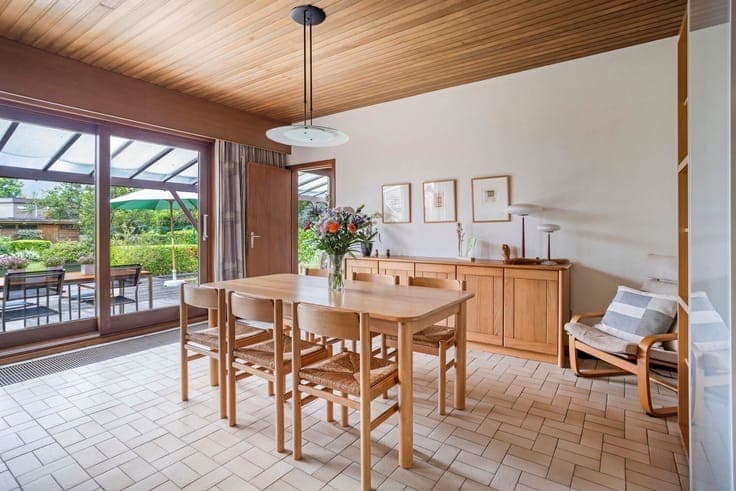 Open bebouwing met 3 slaapkamers en prachtige tuin op toploc