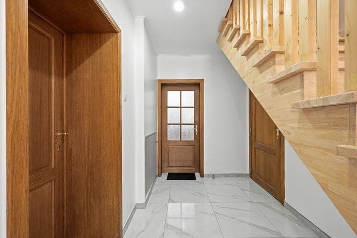 Spacious single-family home with a large garden and a doubl…