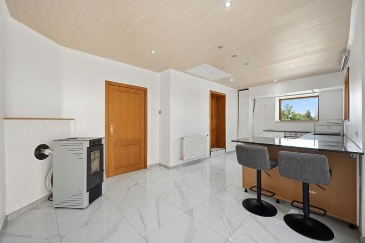 Spacious single-family home with a large garden and a doubl…