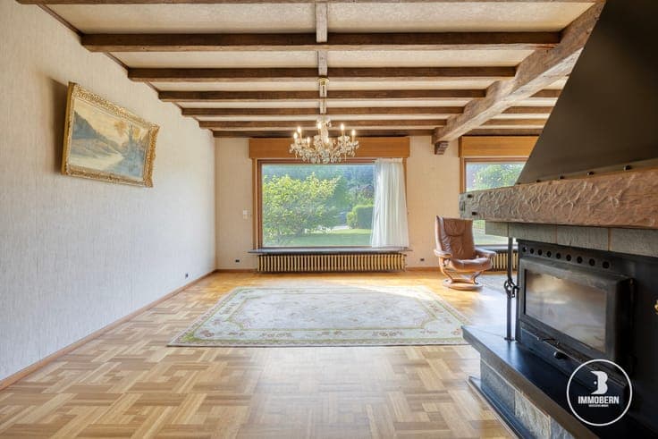 Spacious home with a large garden and exceptional workplace!