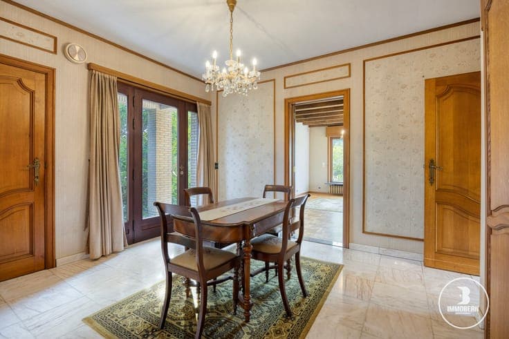 Spacious home with a large garden and exceptional workplace!