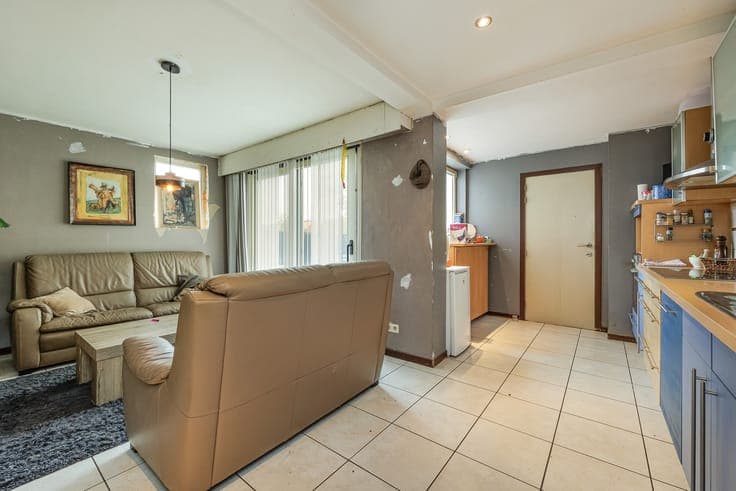 Ruime gezinswoning met 3 slk, tuin, garage en hobbykamer
