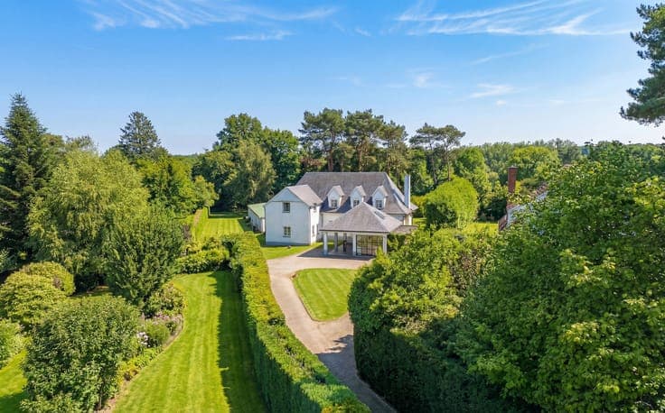BEERSEL: Villa with swimming pool on 32 ares