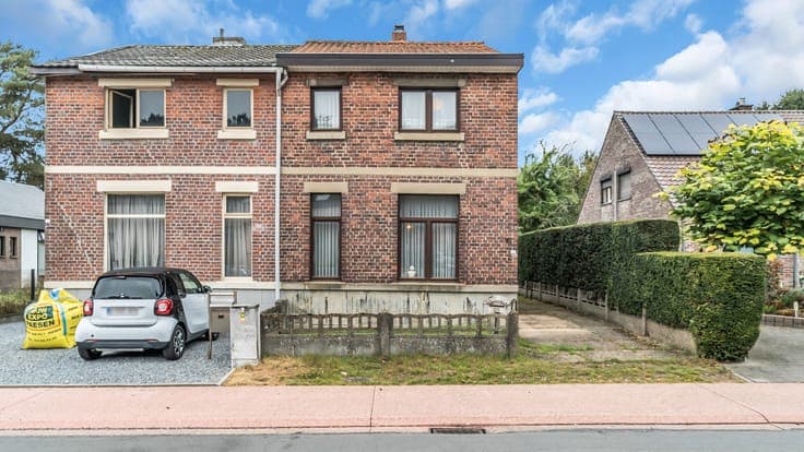 Te renoveren woning (H.O.B.) met 3 slpkrs te Genk