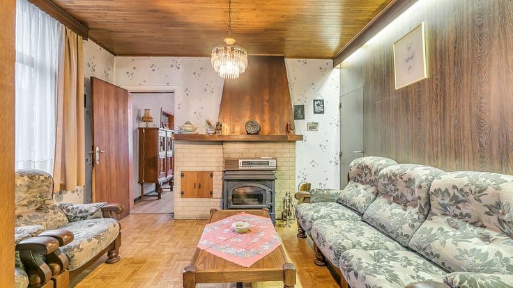 Te renoveren woning (H.O.B.) met 3 slpkrs te Genk
