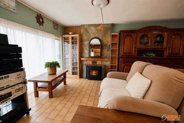Burima offers this set of 3 houses 2 garages and land