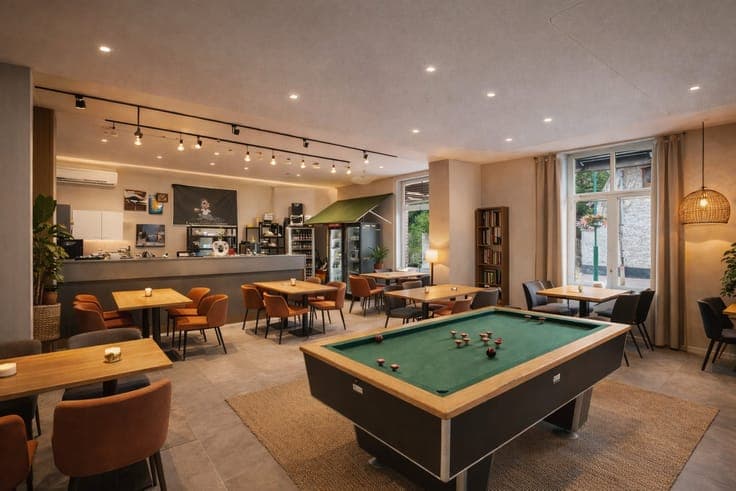 Investment property with 3 units and numerous advantages