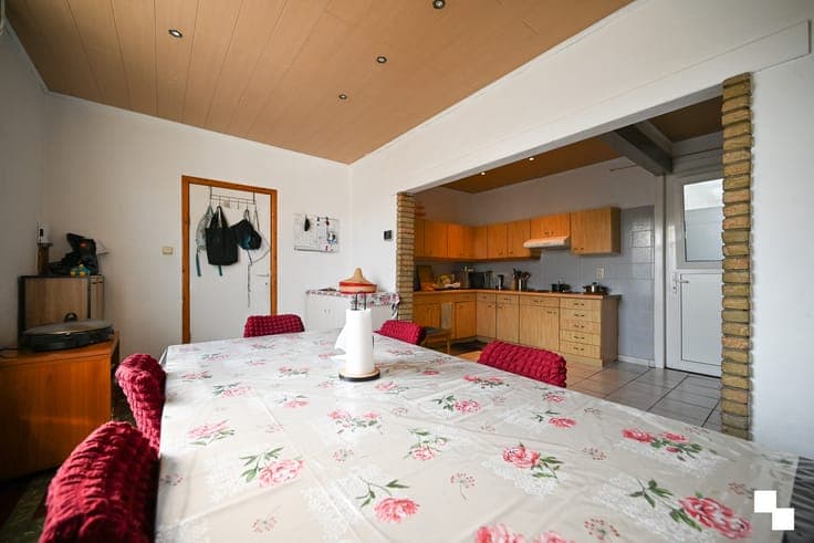 Verhuurde woning met loods te Izegem