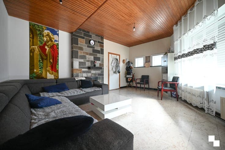 Verhuurde woning met loods te Izegem