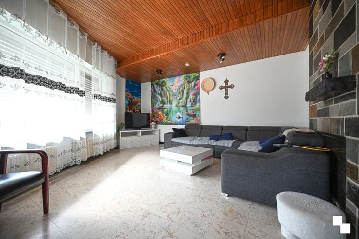 Verhuurde woning met loods te Izegem