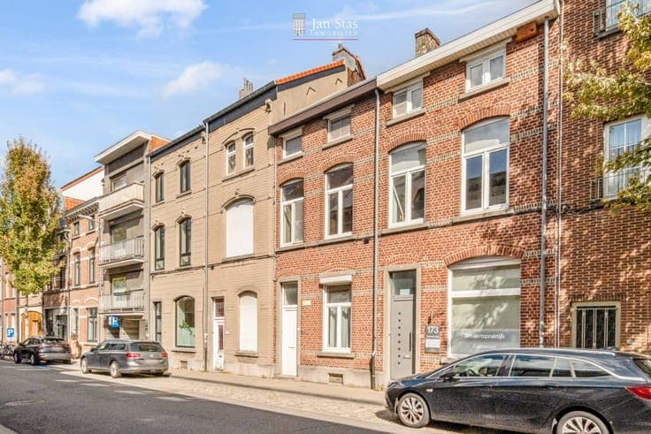 Parkstraat : goed gelegen woning met tuin (+/- 2 are) en...