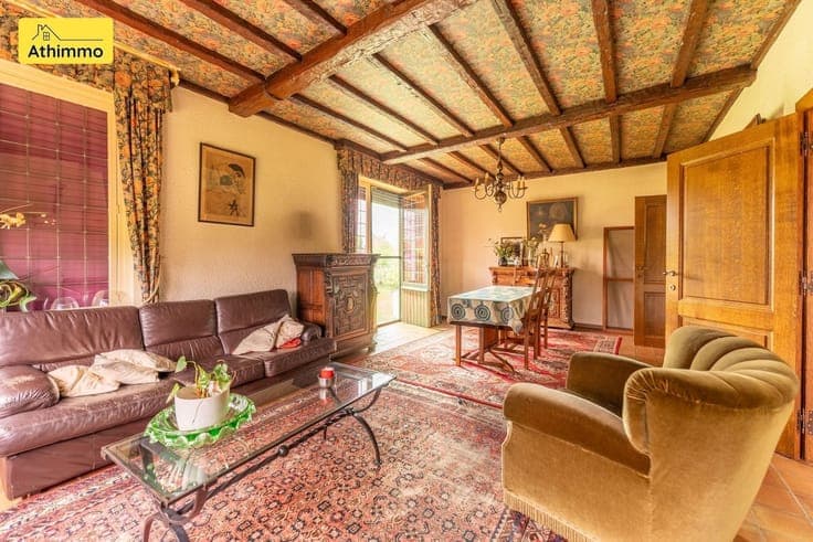 Jolie maison 4 f., 4 ch+ bureau, possibilité de plain pied.