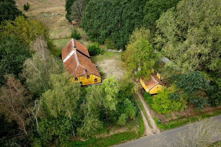 Authentic farm with pasture on approximately 1 hectare in H