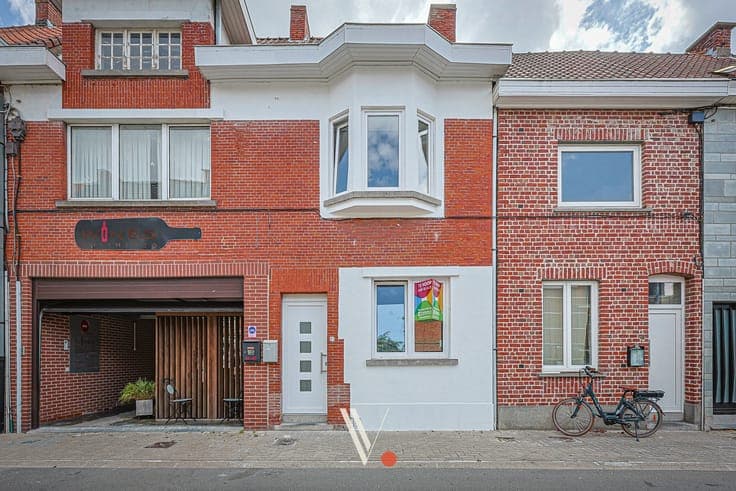 Instapklare starterswoning in centrum Izegem