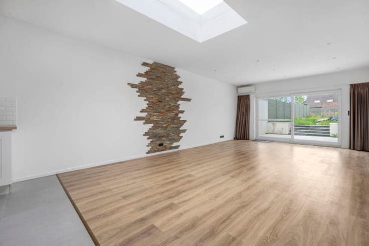 Modern move-in ready home with southwest-facing garden