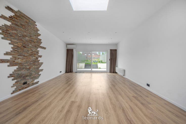Modern move-in ready home with southwest-facing garden