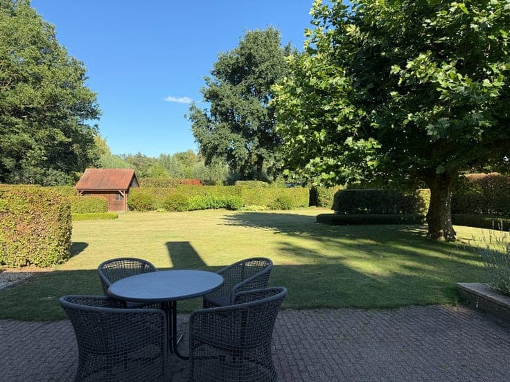 Tijdloze villa met riante tuin in een groene omgeving