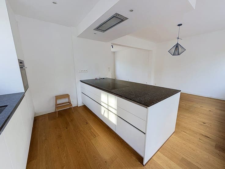 Beautiful, renovated house with a garden and garage - (EPR)