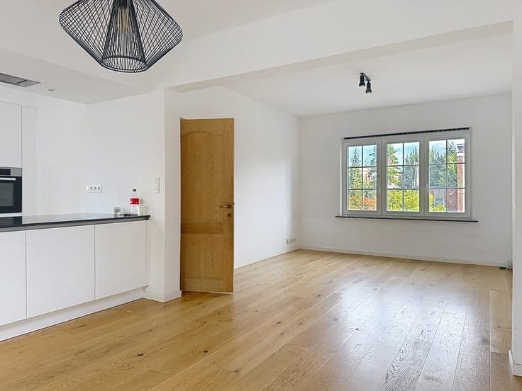 Beautiful, renovated house with a garden and garage - (EPR)