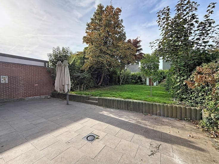 Beautiful, renovated house with a garden and garage - (EPR)