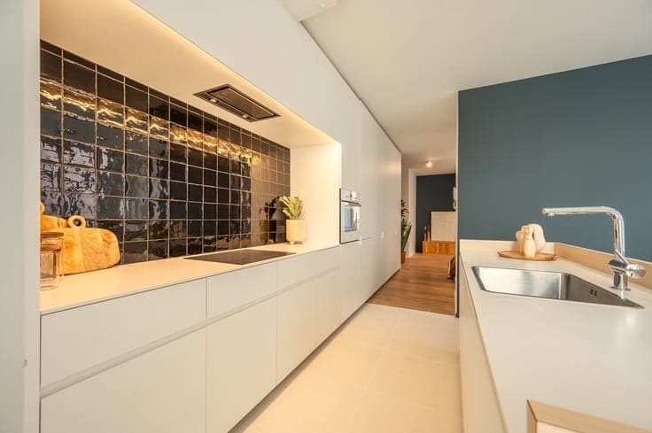 Stylishly renovated corner house with a separate duplex s...