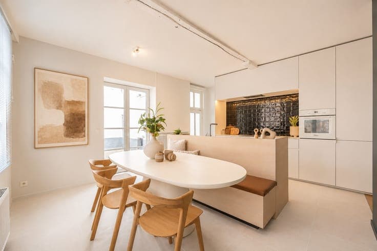 Stylishly renovated corner house with a separate duplex s...