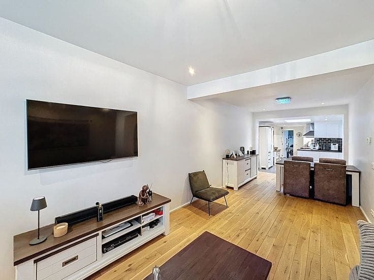 Comfortabel wonen in een gerenoveerde rijwoning met karakter