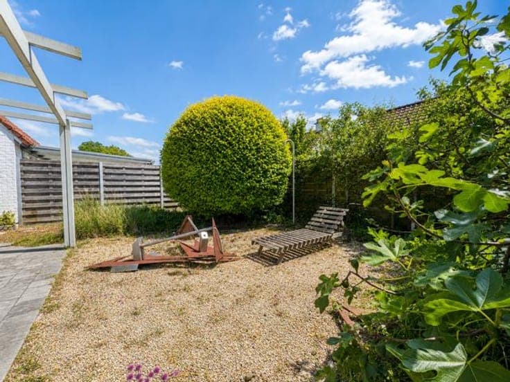 Holiday Home with Pool and Tennis Courts in Duinhoek