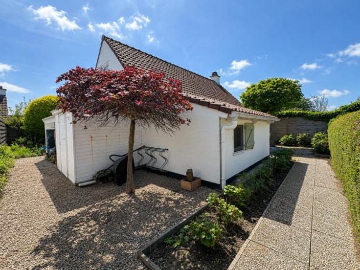 Holiday Home with Pool and Tennis Courts in Duinhoek