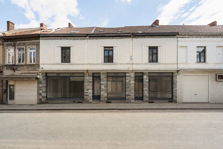 Shop with private property