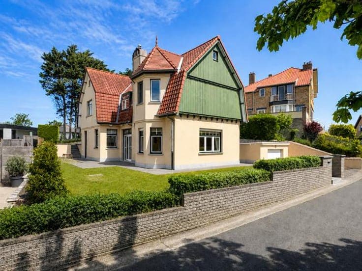 Move-in Ready Villa in the Prestigious Dumont Quarter