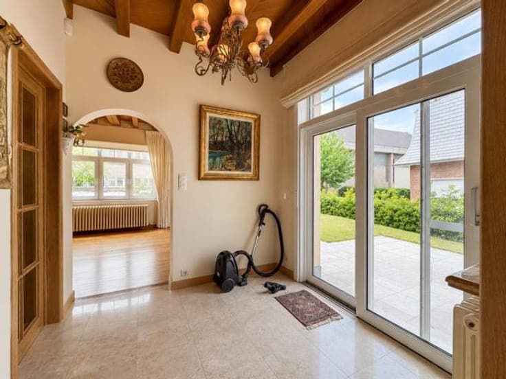Move-in Ready Villa in the Prestigious Dumont Quarter