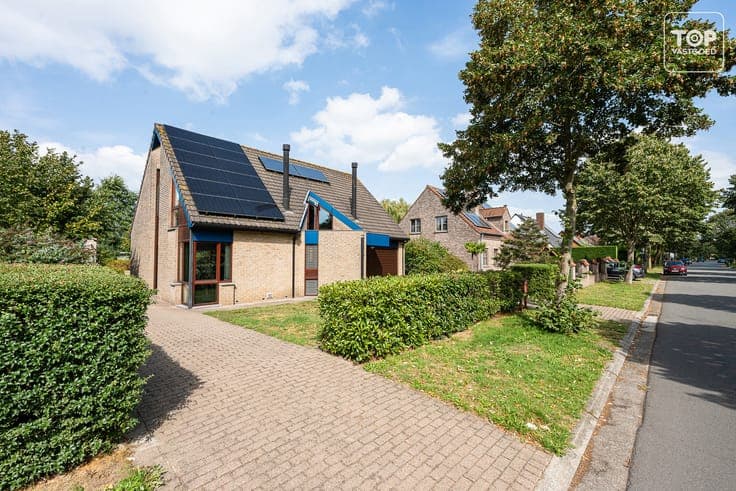 Instapklare open bebouwing op een perceel van 926m².
