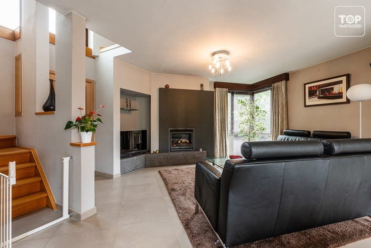 Instapklare open bebouwing op een perceel van 926m².