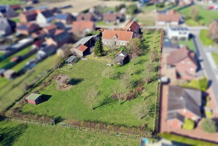 Unique farmhouse with residence, 3 apartments, and horse st