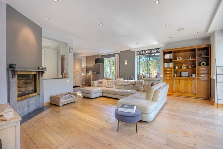 Villa with professional space next to the Sonian Forest