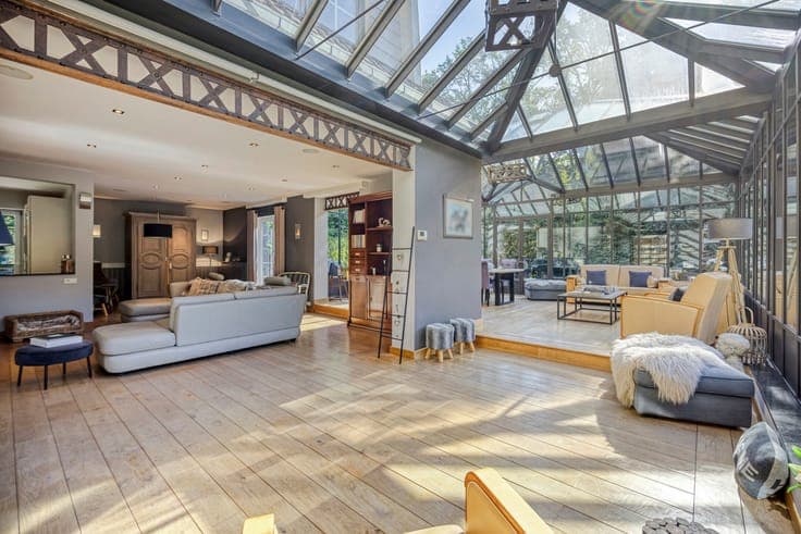 Villa with professional space next to the Sonian Forest