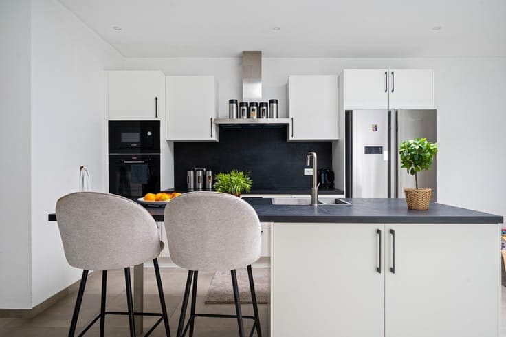 Gerenoveerde woning met tuin en polyvalent bijgebouw te Reet