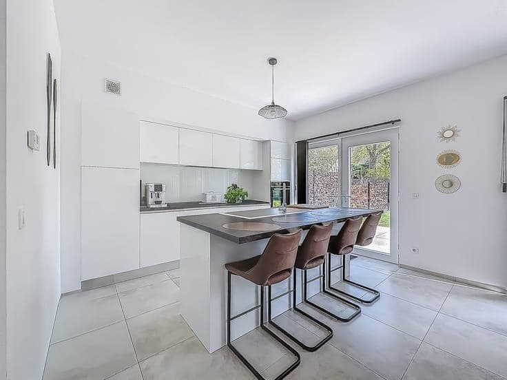 SUPERBE ET LUMINEUSE MAISON MODERNE