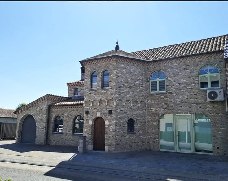 PRACHTIGE WONING MET HANDELSRUIIMTE