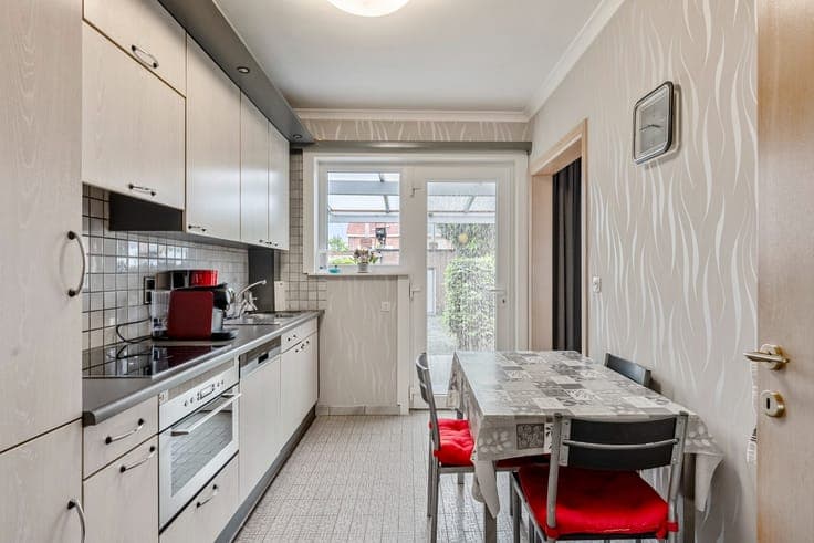 Zeer goed onderhouden en instapklare woning met drie slaa...