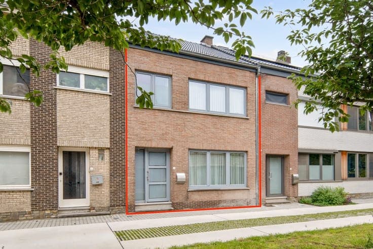 Zeer goed onderhouden en instapklare woning met drie slaa...