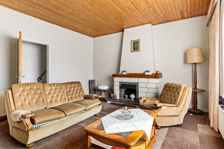 Te renoveren woning met 3 à 4 slpk., garage en tuintje