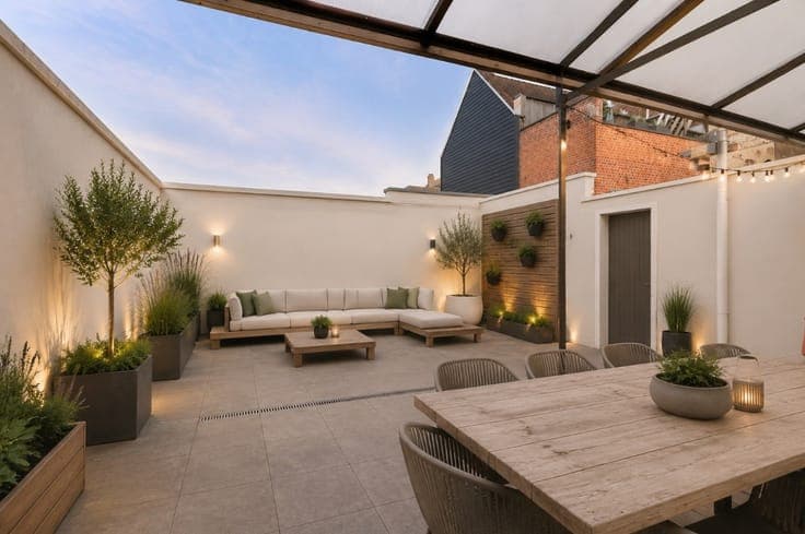 Spacious house with commercial space for sale in De Panne!